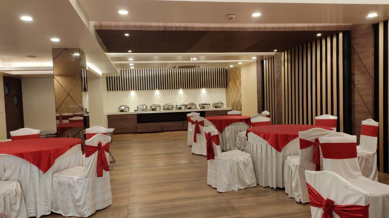 Hotel Poseidon Inn Лакхнау Екстер'єр фото