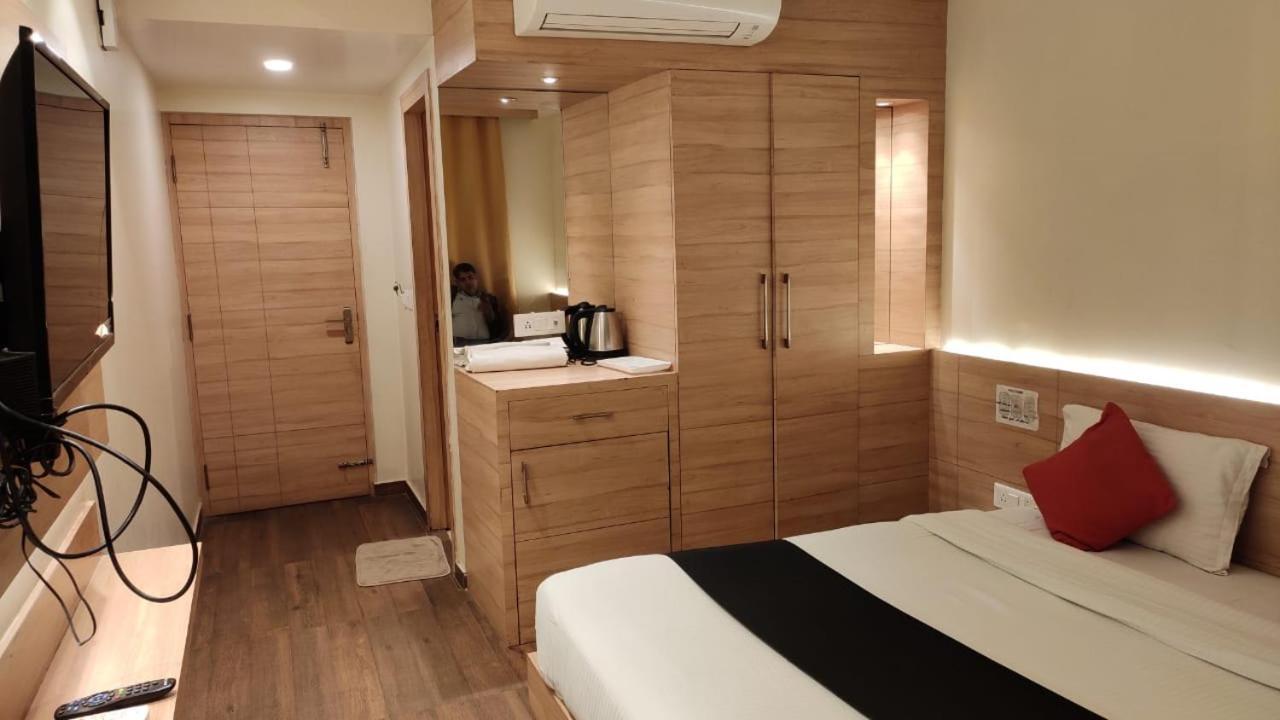 Hotel Poseidon Inn Лакхнау Екстер'єр фото